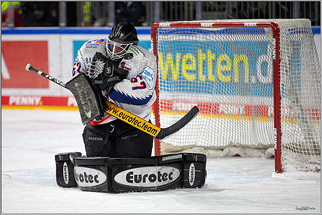 PENNY DEL;  Koelner Haie - Iserlohn Roosters; Koeln, 01.03.2022
